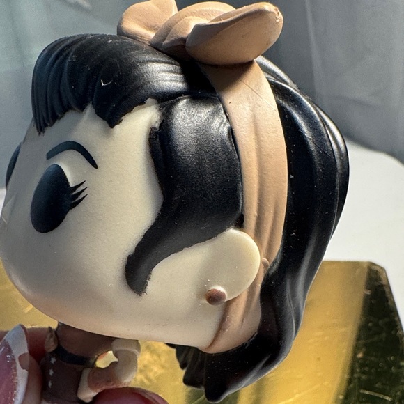 Funko Pop! Wonder Woman Sepia Brown Variant – DC Bombshells / 80th Anniversary - Picture 8 of 8